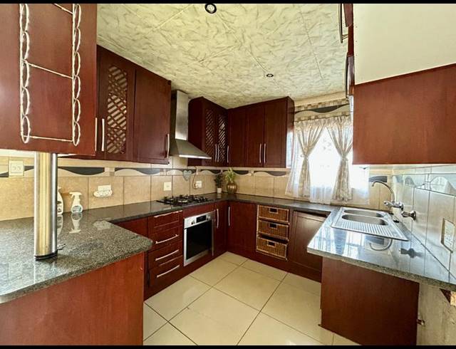 3 BEDROOM HOUSE FOR SALE IN KARENPARK